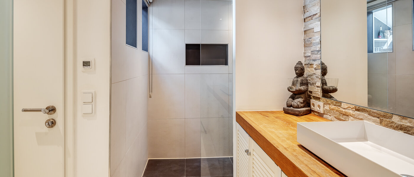 двухэтажная квартира-галерея München Maxvorstadt - Museumsviertel 02 ванная комната 13166