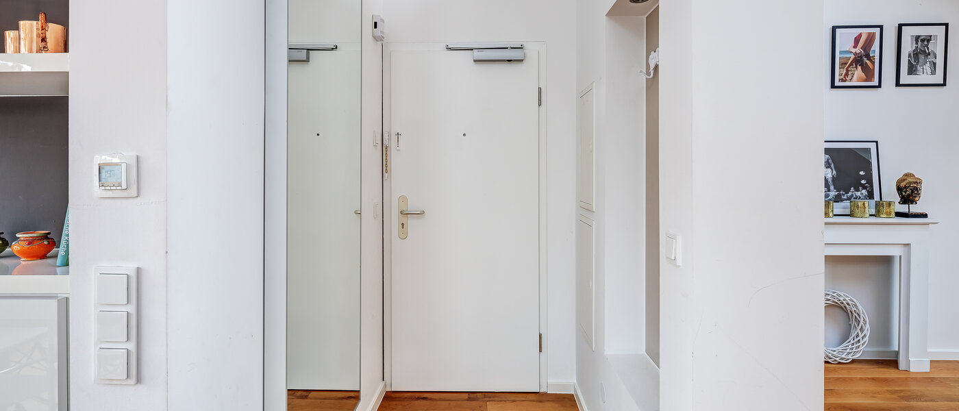 двухэтажная квартира-галерея München Maxvorstadt - Museumsviertel 01 коридор 13166