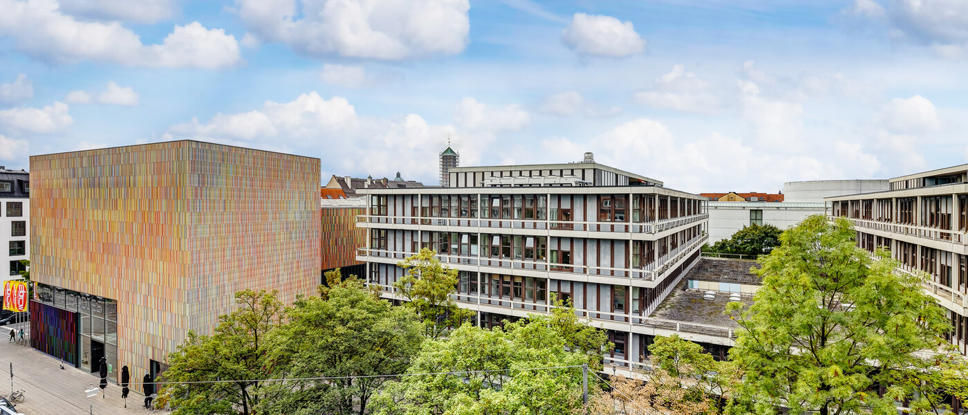 двухэтажная квартира-галерея München Maxvorstadt - Museumsviertel 03 вид из окна 13166