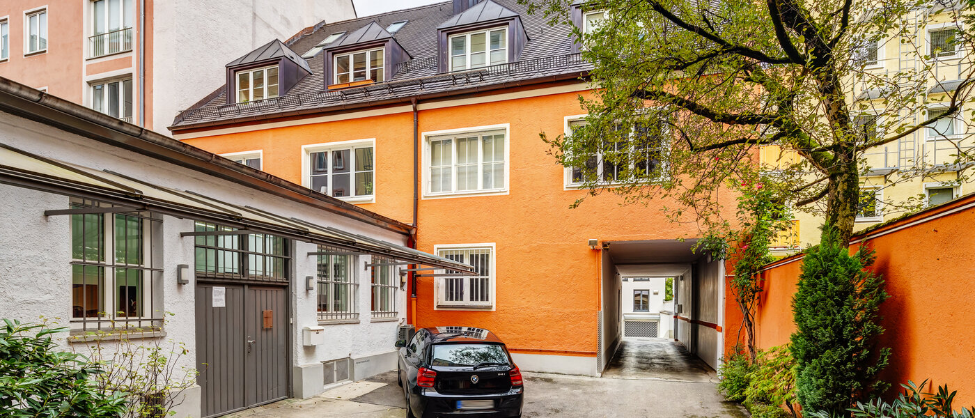 двухэтажная квартира-галерея München Maxvorstadt - Museumsviertel 01 внутренний двор  13166