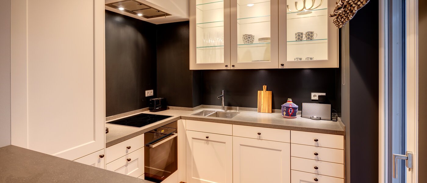 квартира München Maxvorstadt - Westen 01 кухня 13240