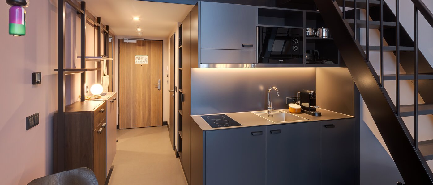 двухэтажная квартира München Neuperlach 01 кухня 13252