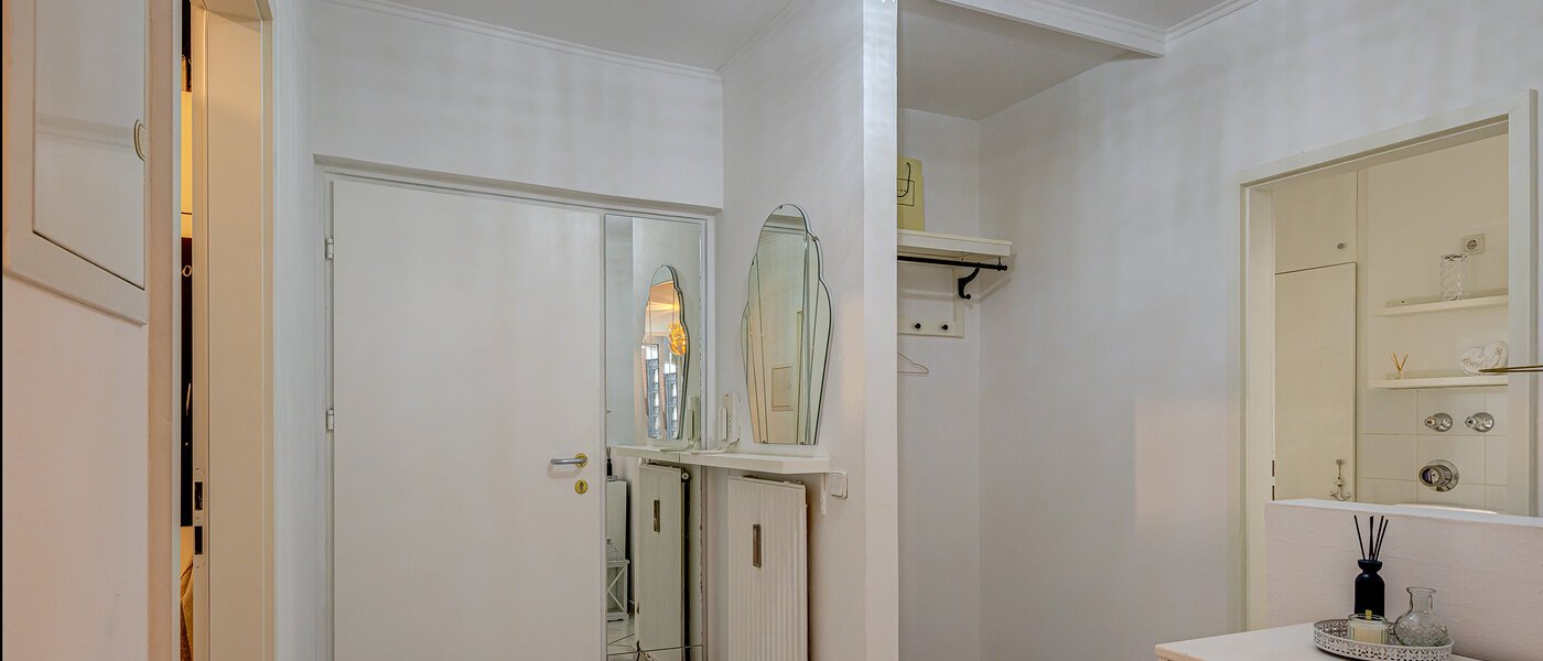 квартира München Bogenhausen 01 коридор 13259