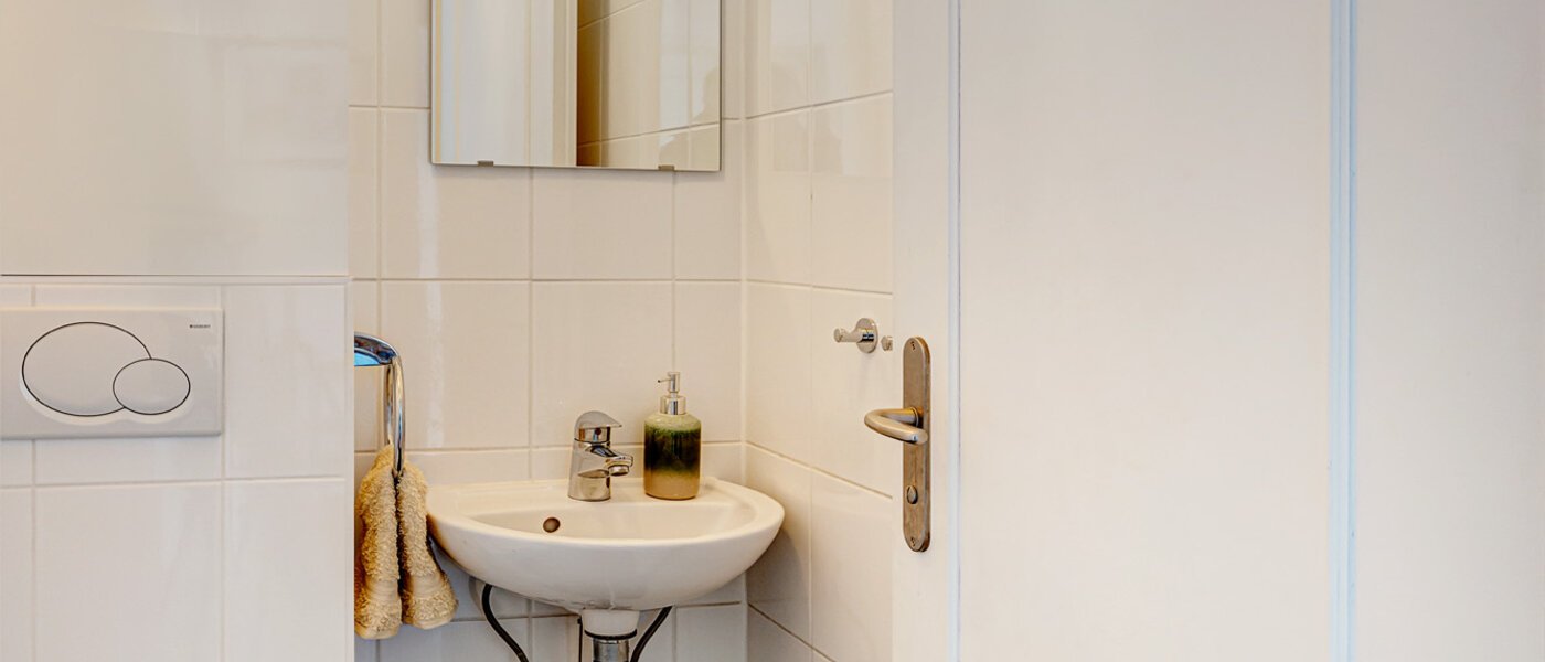 квартира München Nymphenburg 01 гостевой туалет 13273