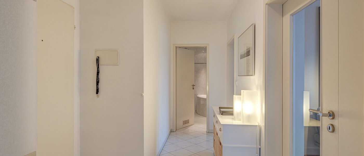 мансардная квартира München Moosach 01 коридор 13292