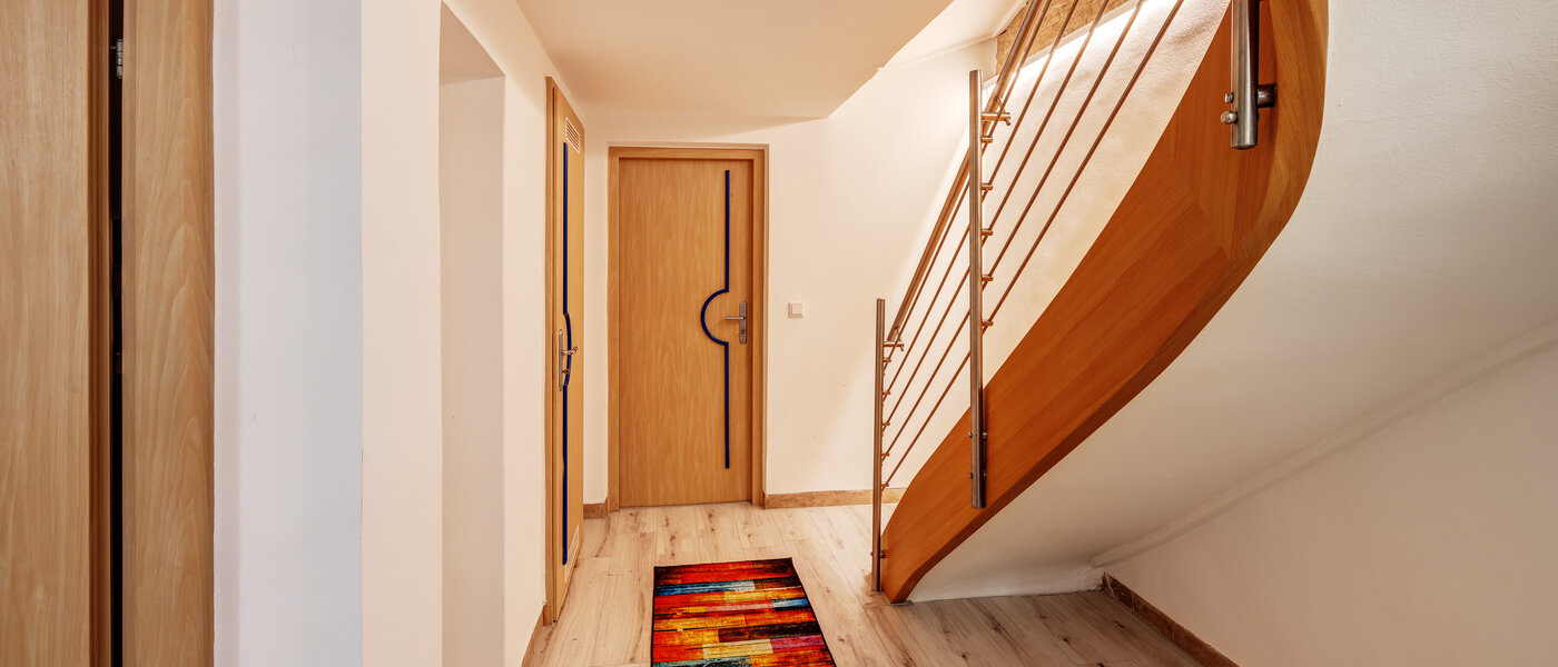 Таун-хаус München Obersendling 06 коридор 13312