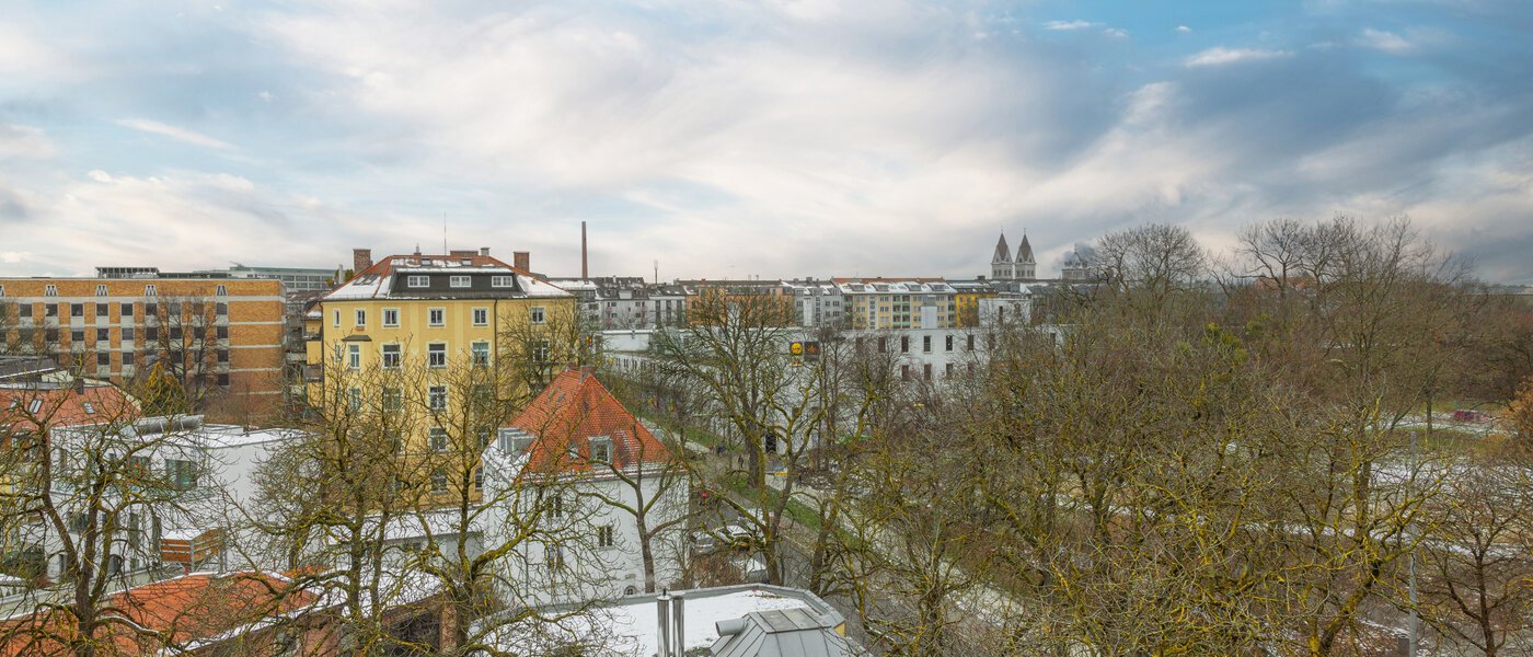 двухэтажная квартира-галерея München Maxvorstadt 03 вид из окна 13317