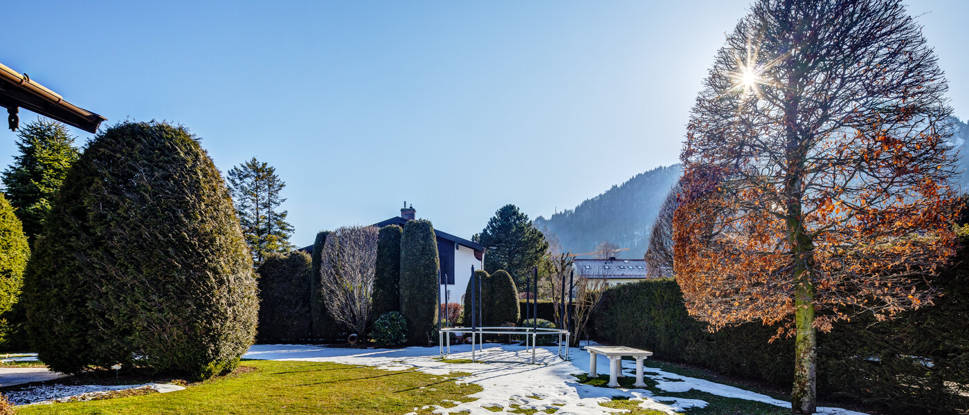 Особняк Rottach-Egern 03 сад 13349