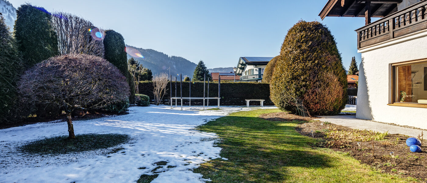 Особняк Rottach-Egern 05 сад 13349