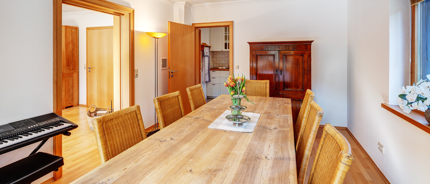 Особняк Rottach-Egern 03 обеденный зал 13349