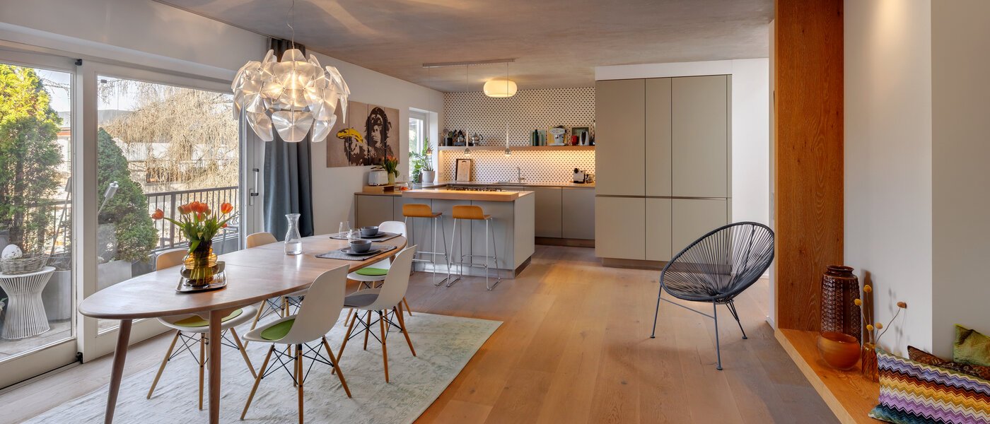 квартира-пентхаус München Solln 01 обеденная зона 13410