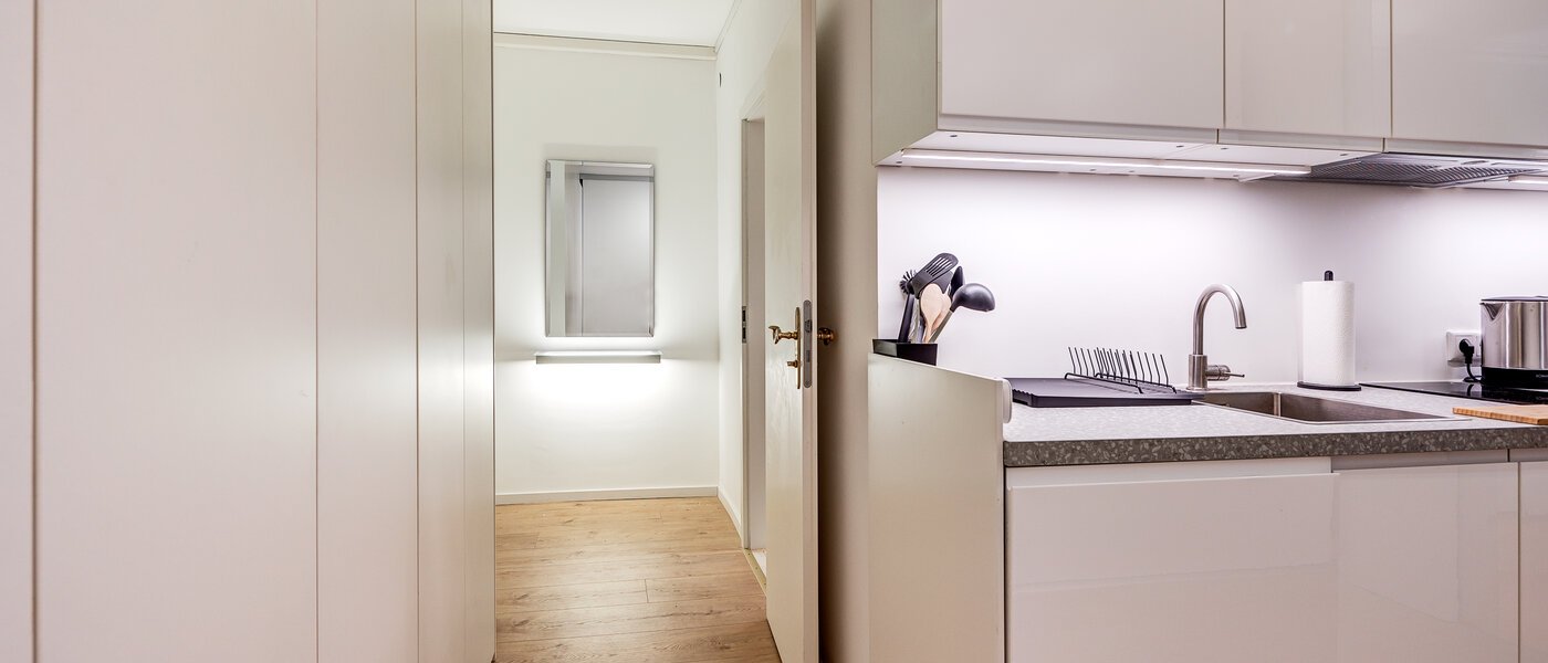 квартира München Schwabing - Alte Heide 04 коридор 13448