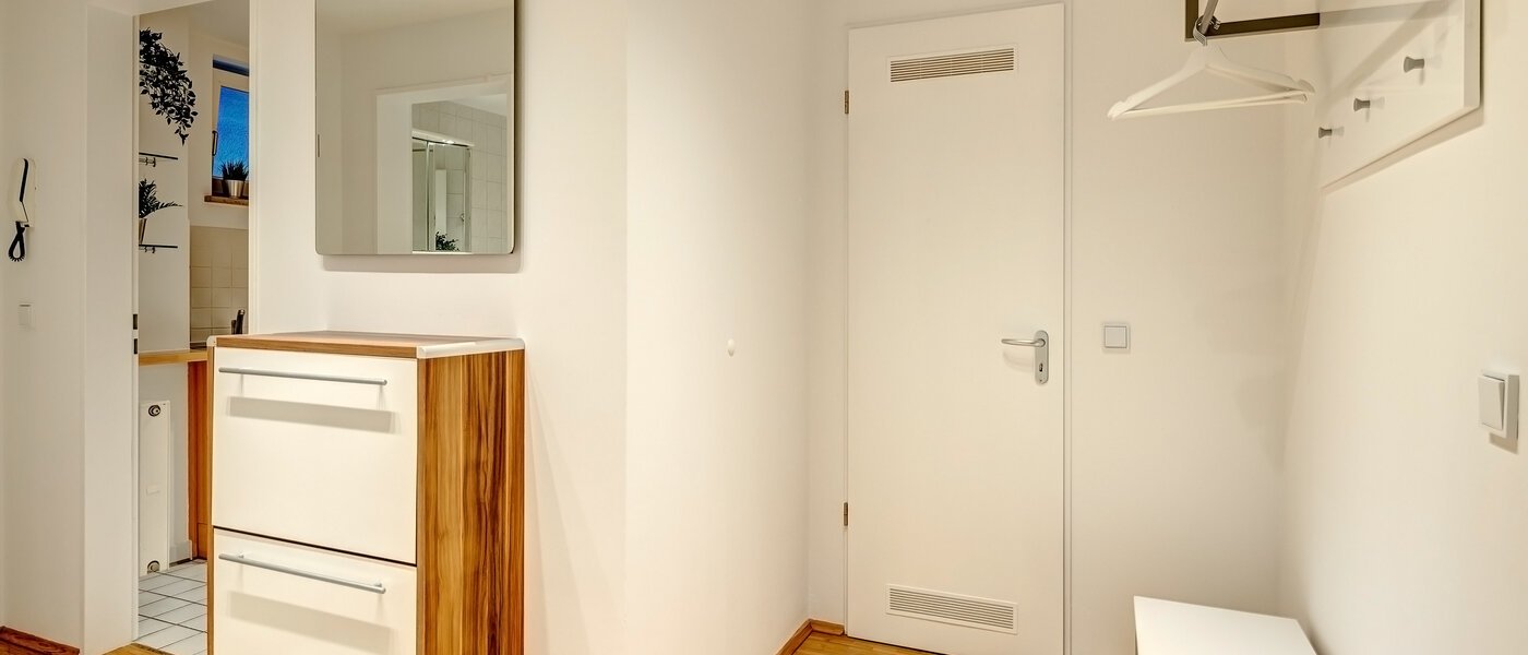 квартира München Moosach 01 коридор 13457