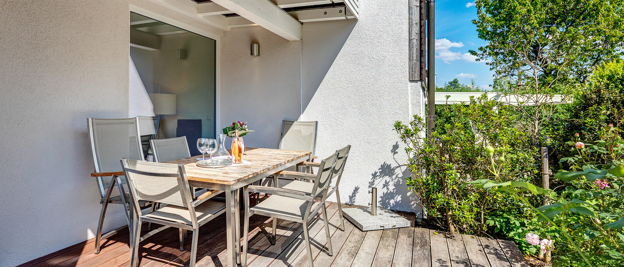 Половина двухквартирного жилого дома Gauting 01 терраса 13500