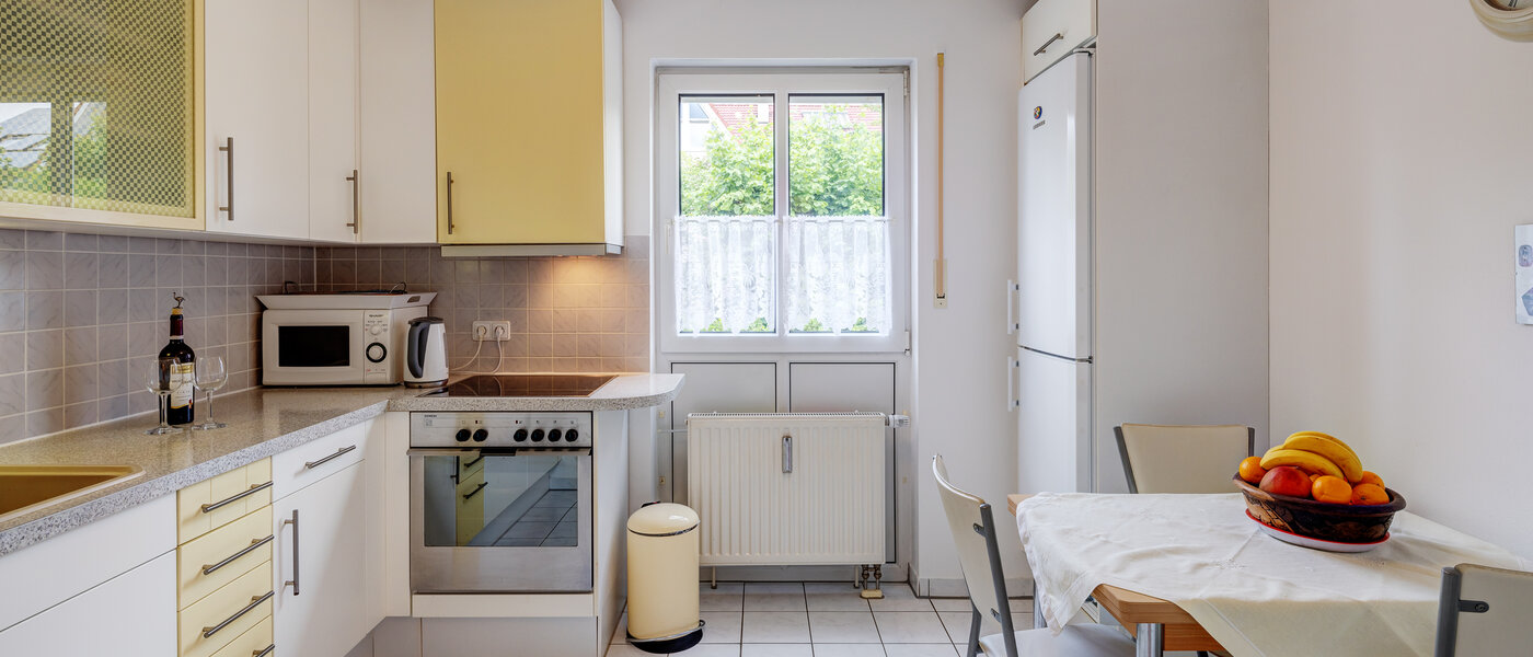 двухэтажная квартира München Waldperlach 01 кухня 13502