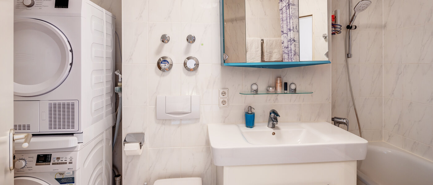 двухэтажная квартира München Waldperlach 02 ванная комната 13502