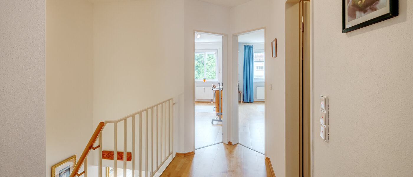 двухэтажная квартира München Waldperlach 03 коридор 13502