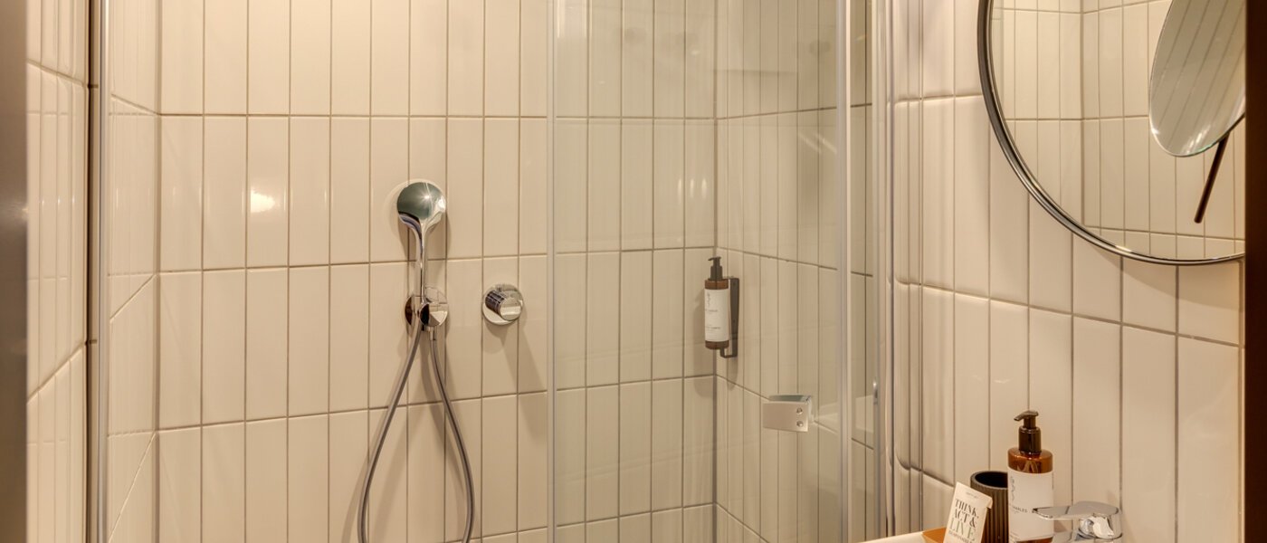 двухэтажная квартира München Neuperlach 01 2-я ванная комната 13536