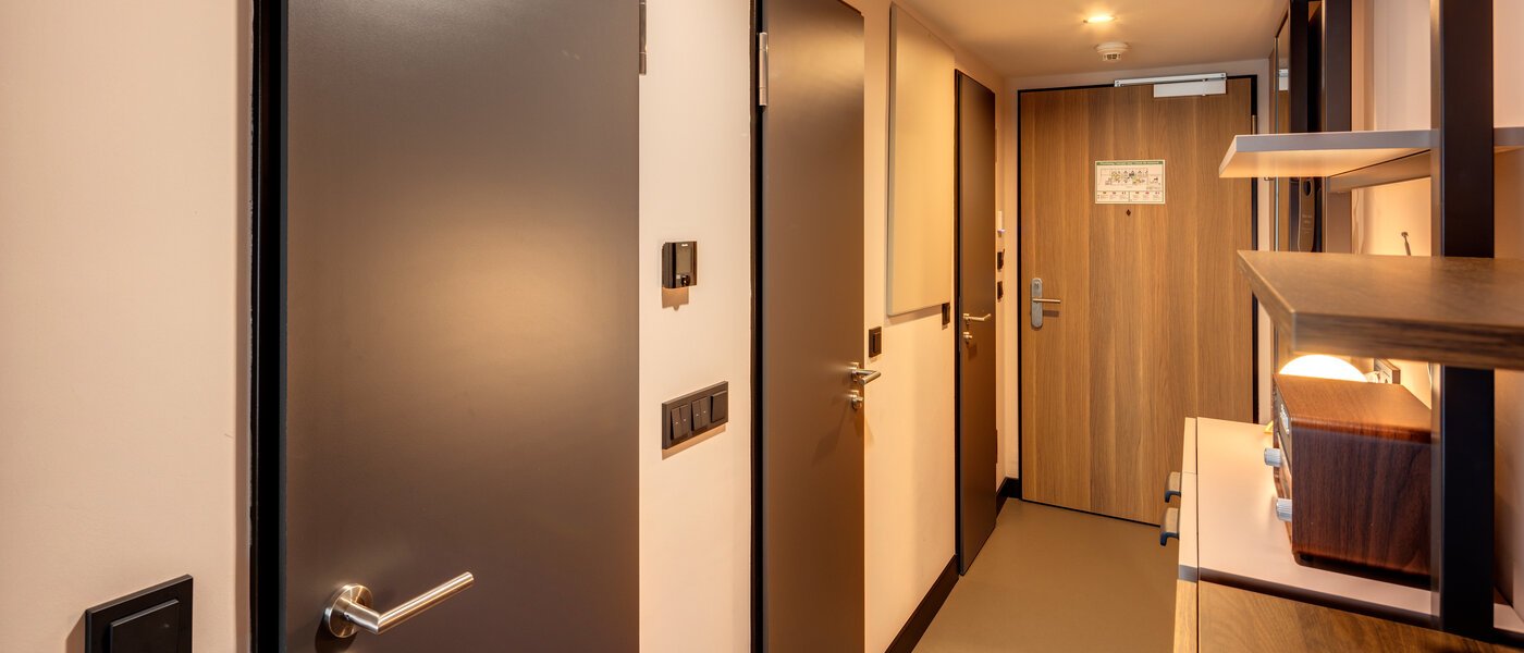 двухэтажная квартира München Neuperlach 03 коридор 13536