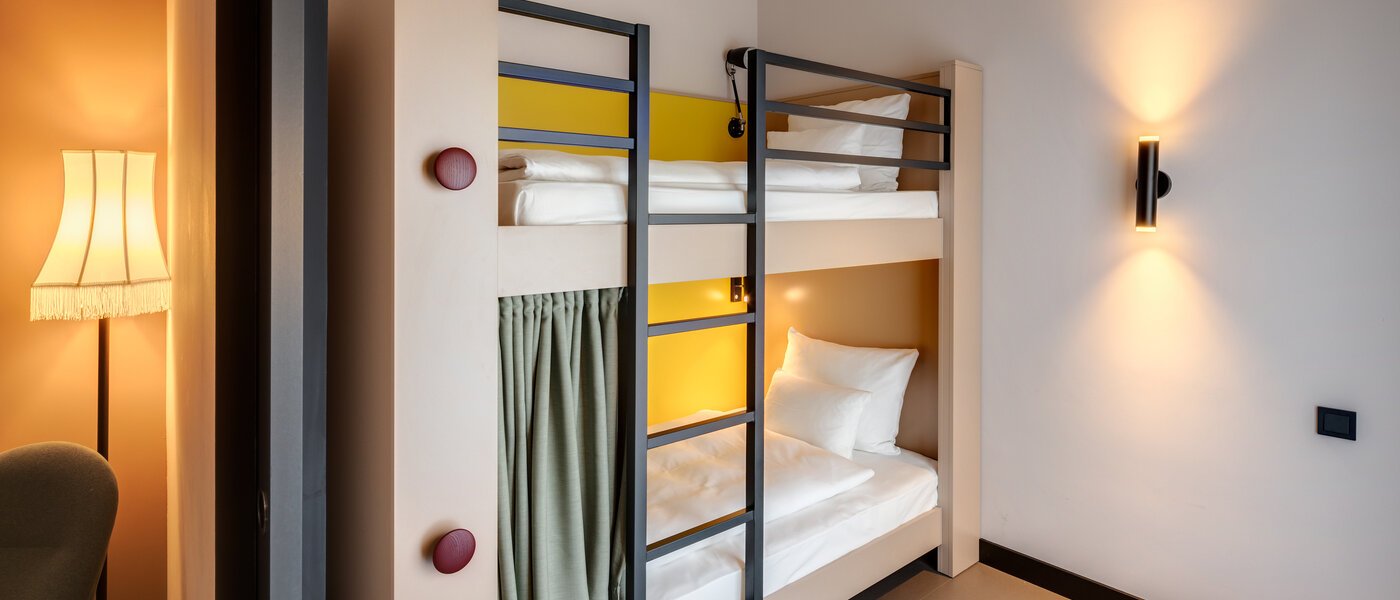 двухэтажная квартира München Neuperlach 01 2-я спальная комната 13536