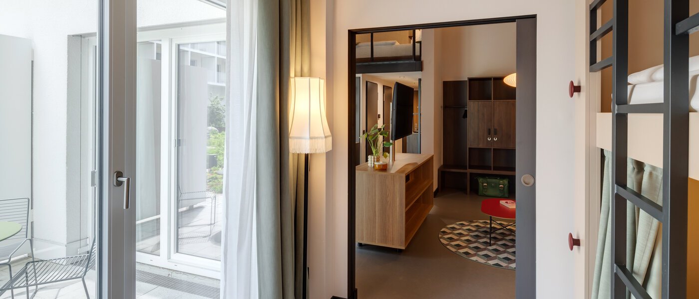 двухэтажная квартира München Neuperlach 03 2-я спальная комната 13536