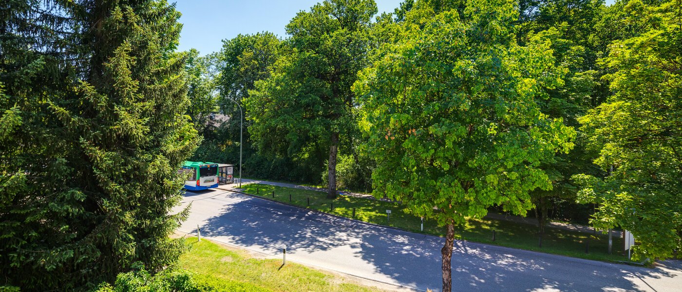 квартира-пентхаус Unterhaching 01 вид из окна 13549