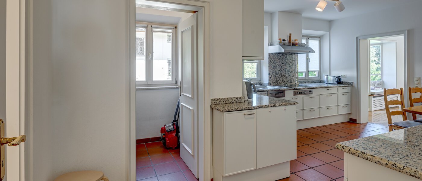 квартира с садом Schliersee 04 кухня 13576