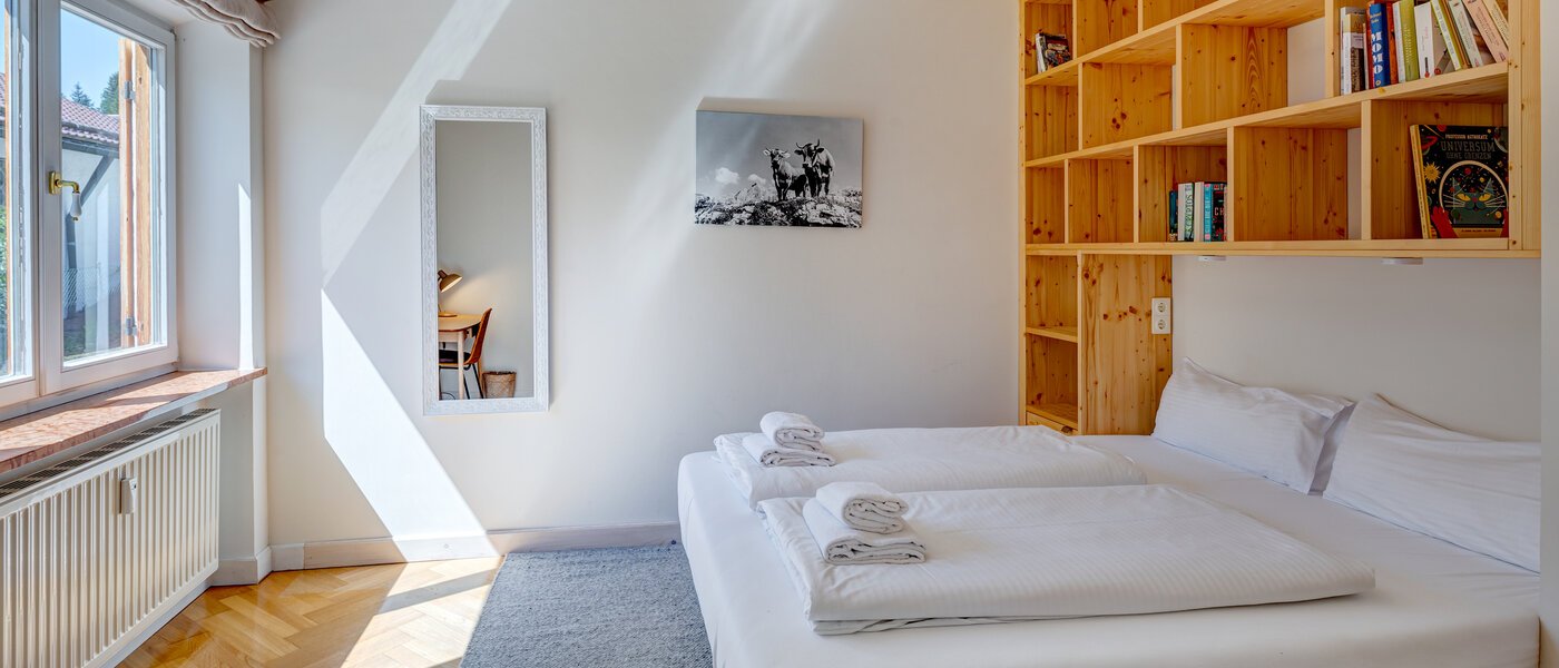 квартира с садом Schliersee 01 2-я спальная комната 13576