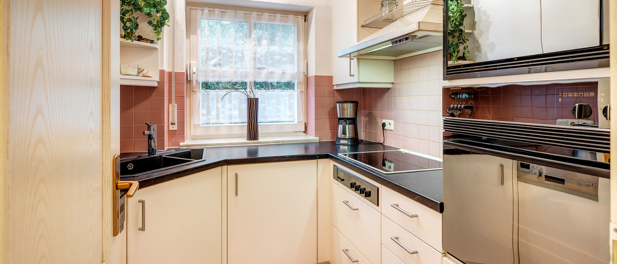 двухэтажная квартира München Lerchenau 01 кухня 13603