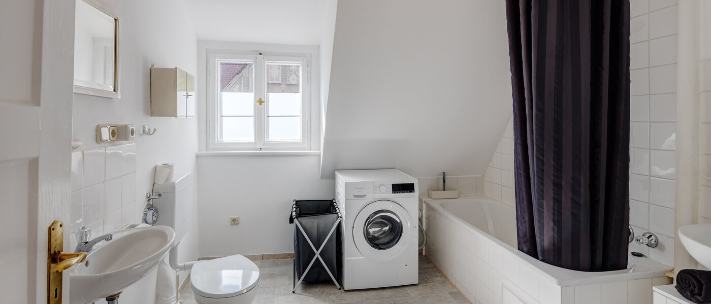 мансардная квартира München Nymphenburg 01 ванная комната 13654