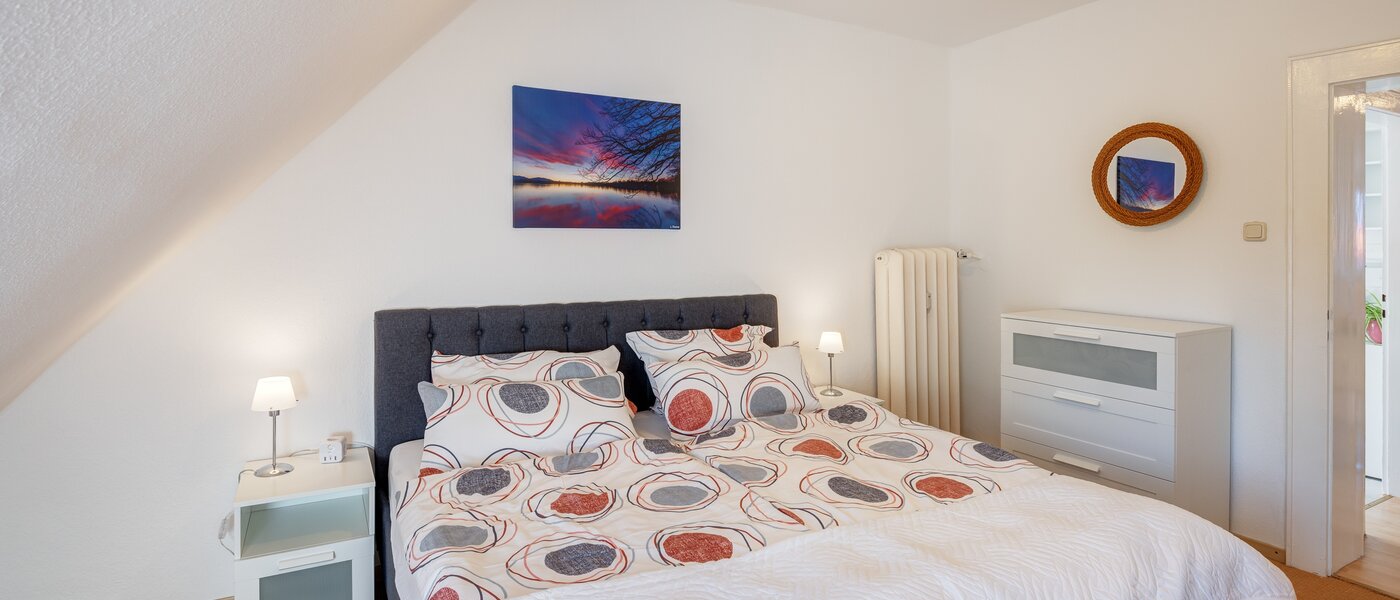 мансардная квартира München Nymphenburg 02 спальная комната 13654