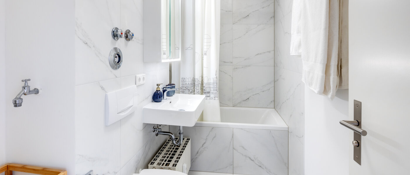 мансардная квартира München Neuperlach 01 ванная комната 13658