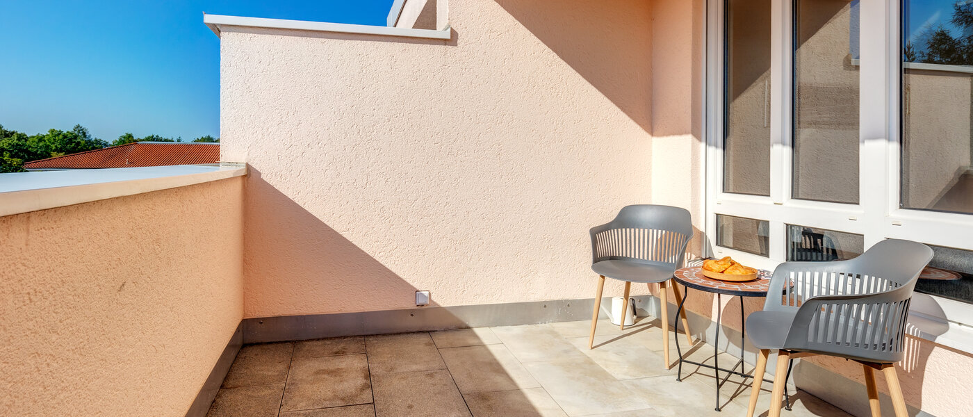 мансардная квартира München Neuperlach 02 терраса с крышей 13658