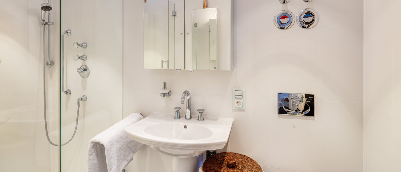 мансардная квартира München Solln 03 ванная комната 13669