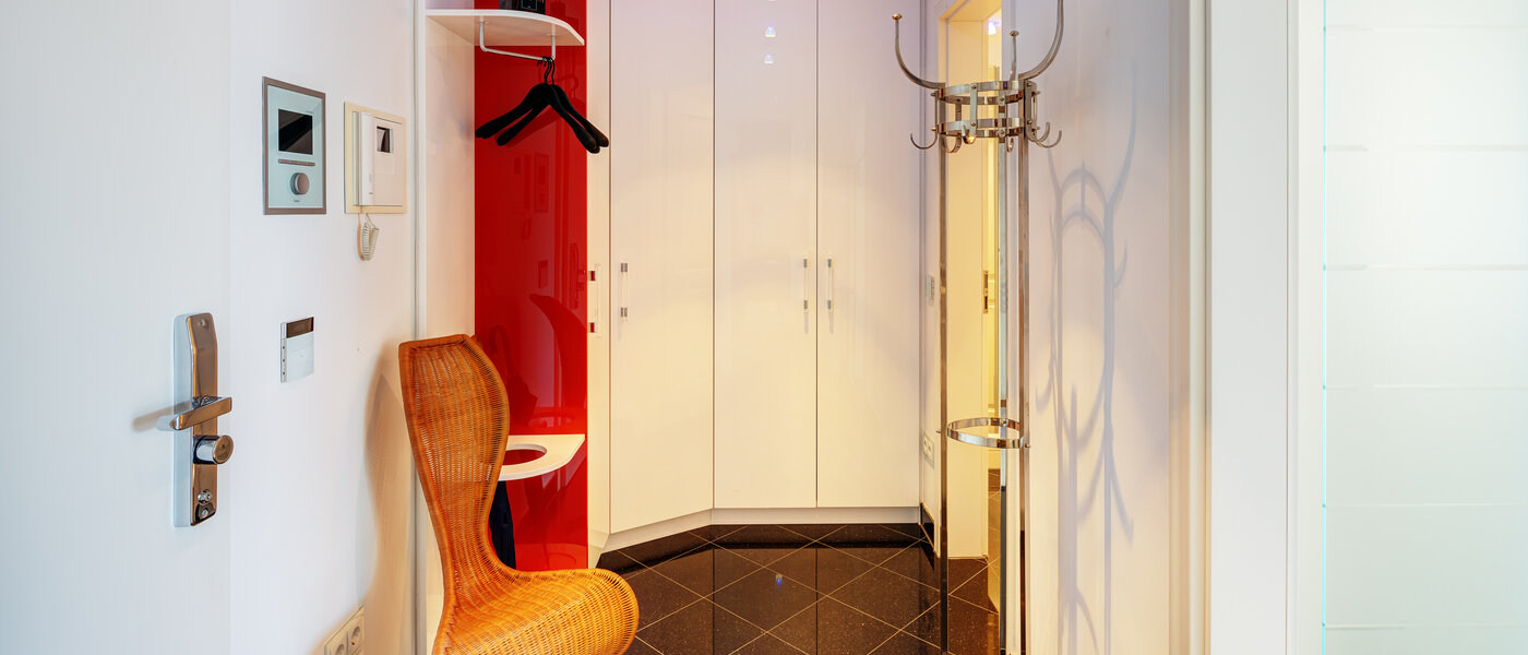 мансардная квартира München Solln 01 коридор 13669