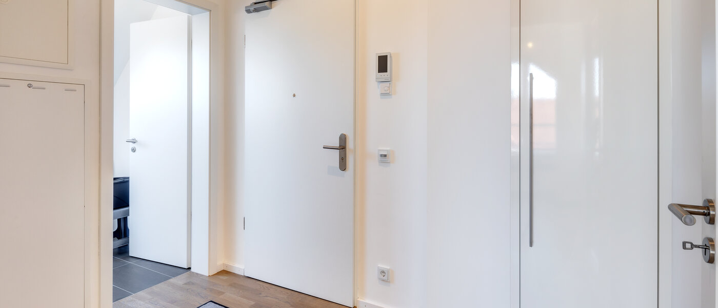 мансардная квартира Aschheim 01 коридор 13679