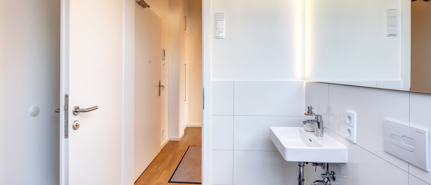 мансардная квартира Aschheim 03 гостевой туалет 13679