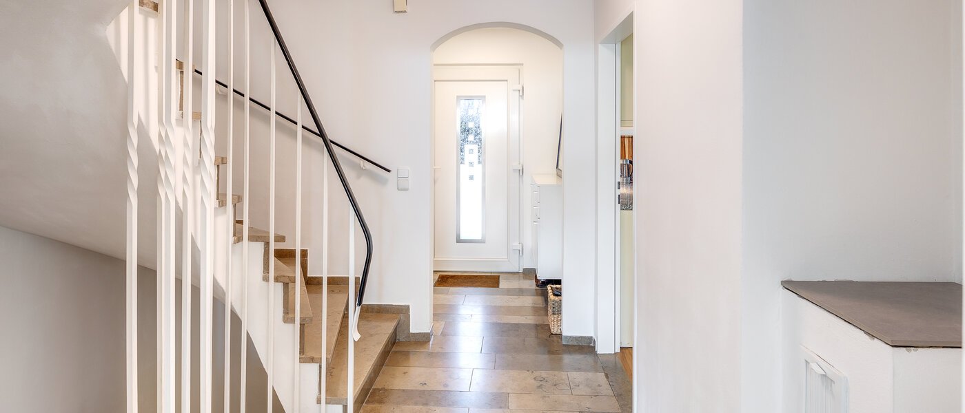 таунхаус Eichenau 01 коридор 13696