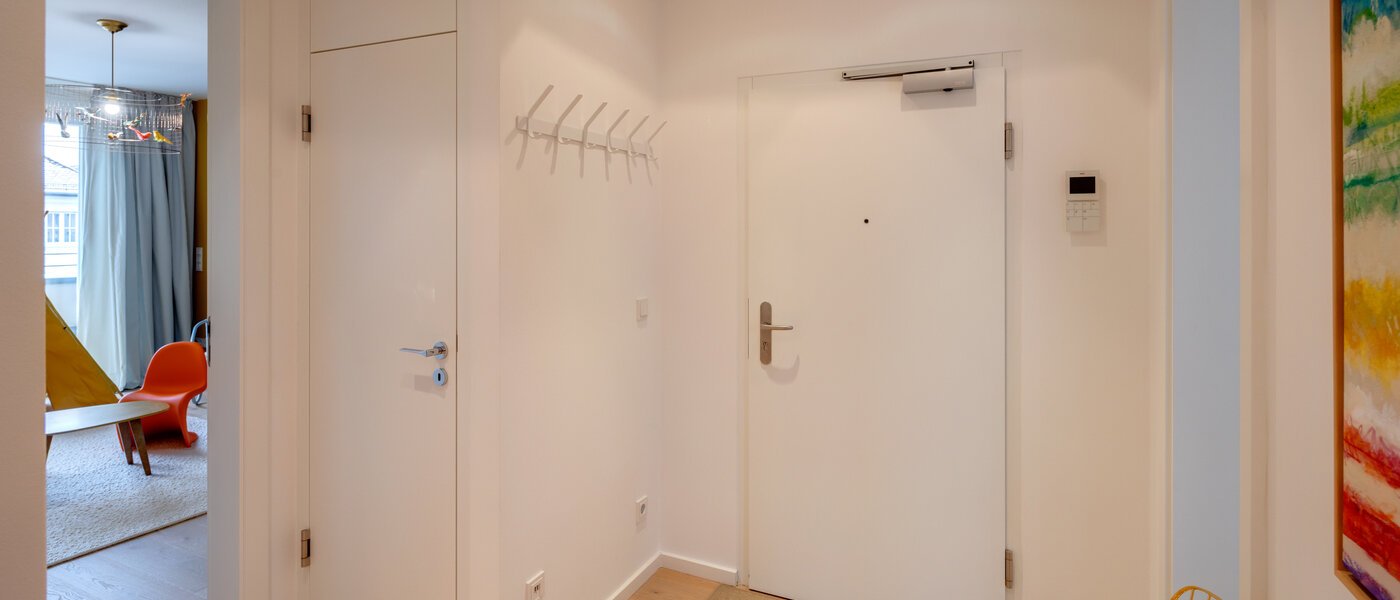 двухэтажная квартира München Altbogenhausen 02 коридор 13706