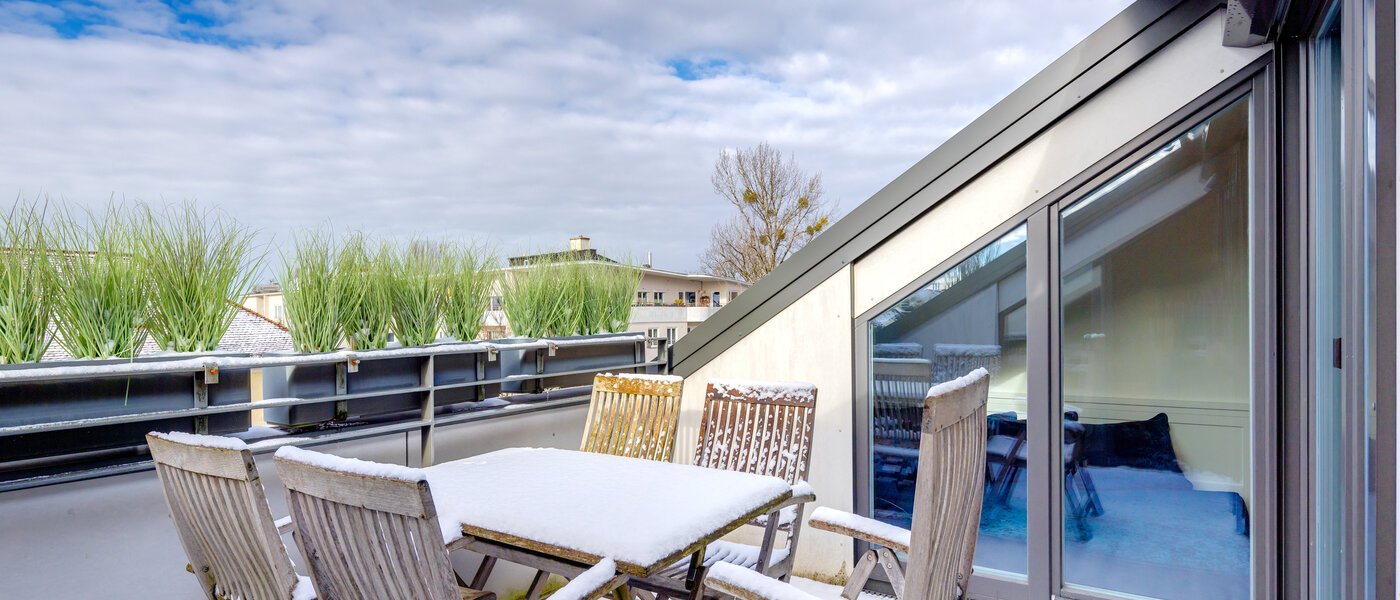 двухэтажная квартира München Altbogenhausen 01 терраса с крышей 13706