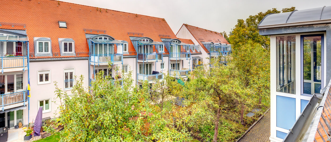 двухэтажная квартира-галерея Karlsfeld 01 вид из окна 13717