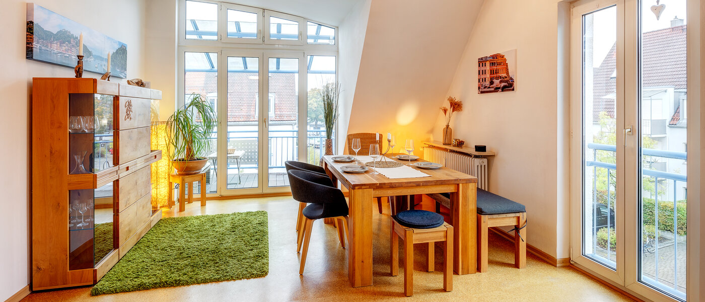 двухэтажная квартира-галерея Karlsfeld 02 обеденная зона 13717