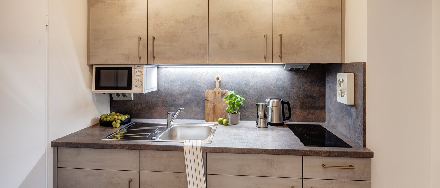 квартира München Arabellapark 01 кухня 13725