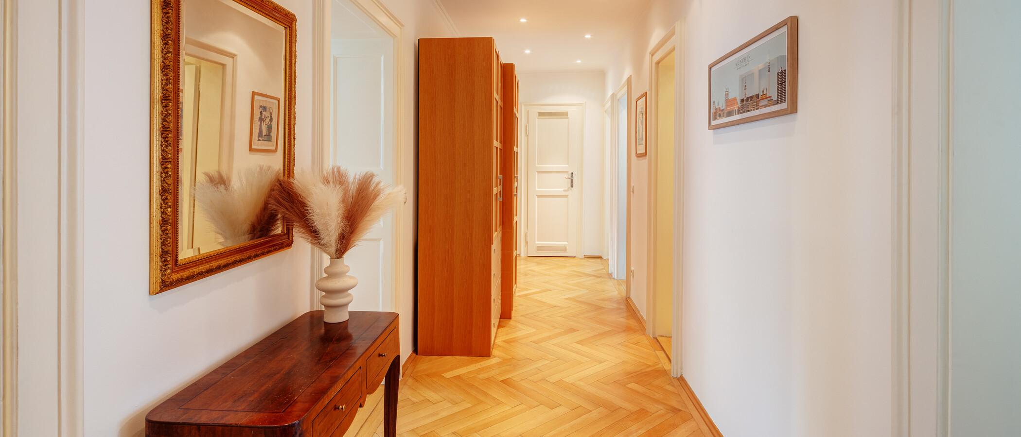 квартира München Schwabing-West (rund um den Bonner Platz) 01 коридор 13736