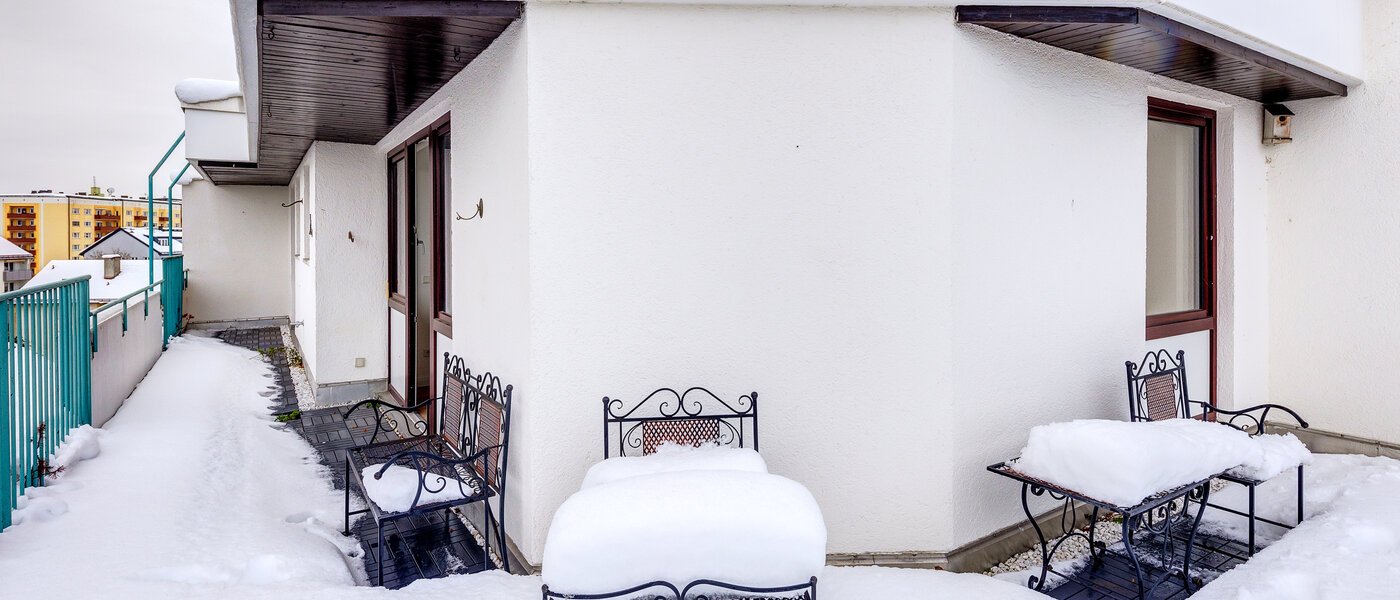 мансардная квартира München Schwabing-West 01 терраса с крышей 13771