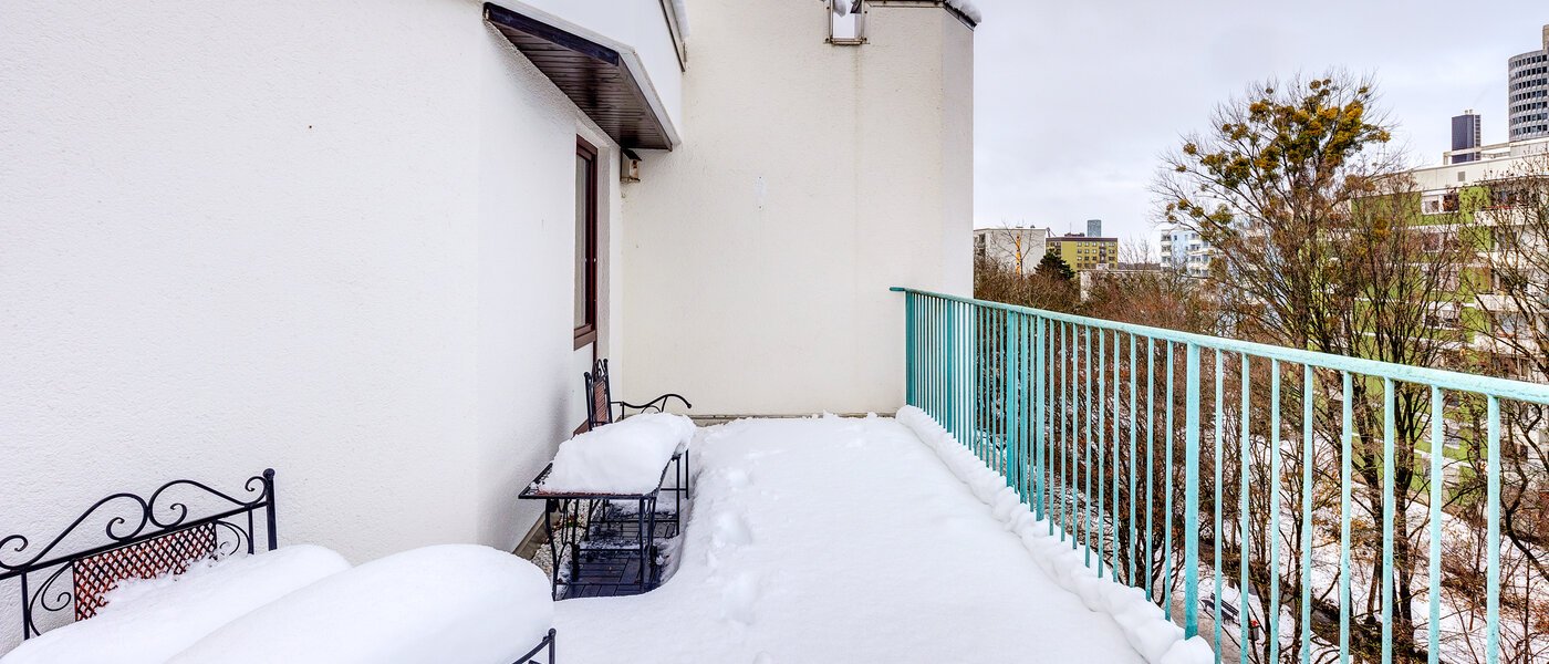 мансардная квартира München Schwabing-West 02 терраса с крышей 13771