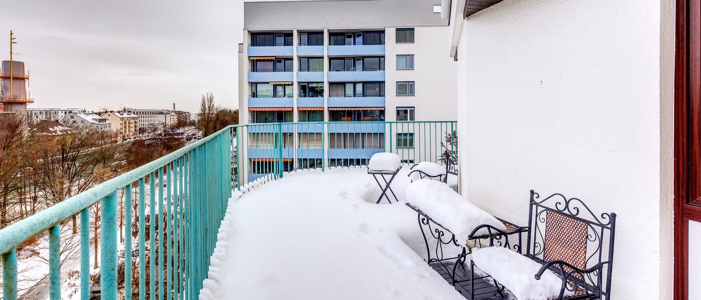 мансардная квартира München Schwabing-West 03 терраса с крышей 13771