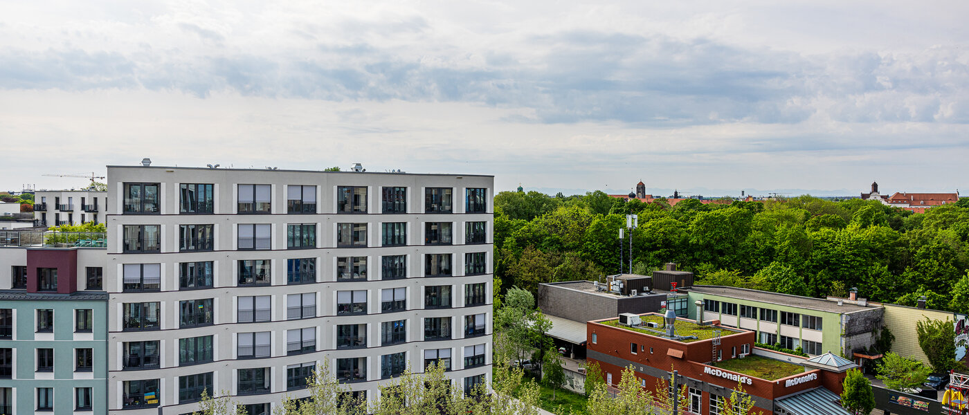 квартира München Haidhausen 04 общая терраса для жильцов дома 13772