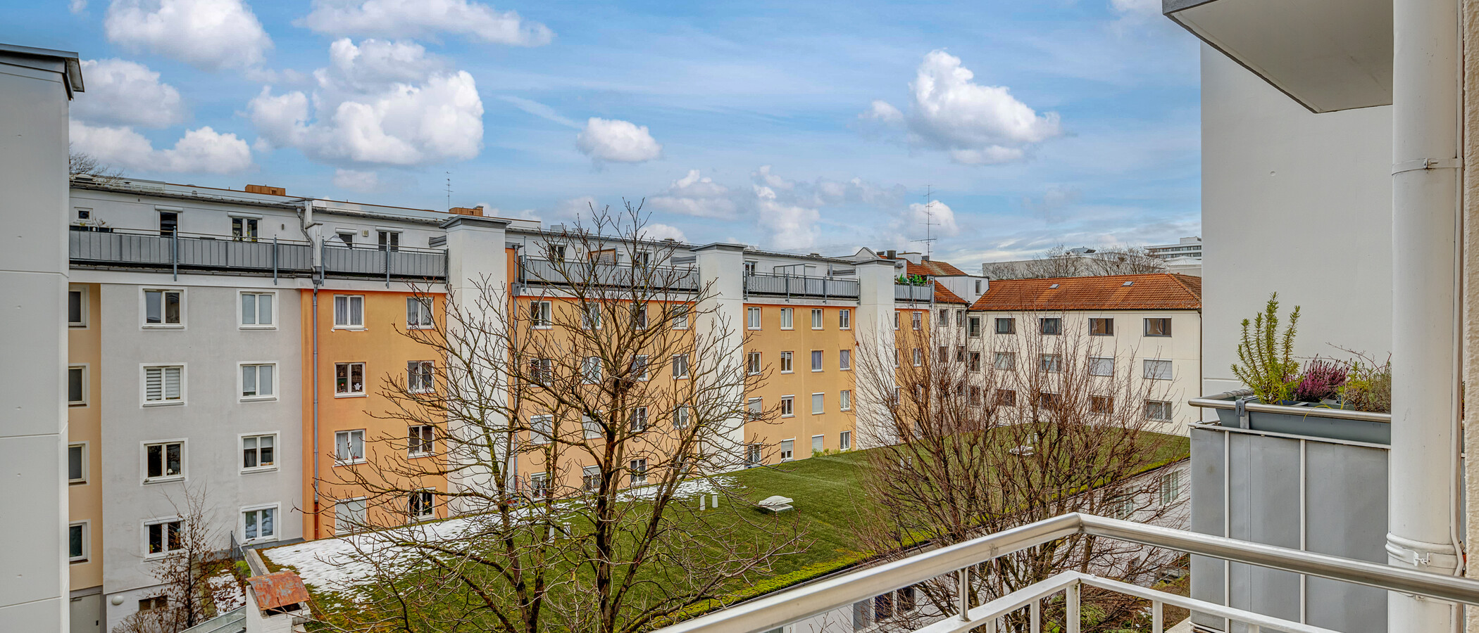 квартира München Schwabing-Nord (zw. Belgrad- & Leopoldstraße) 01 вид из окна 13778