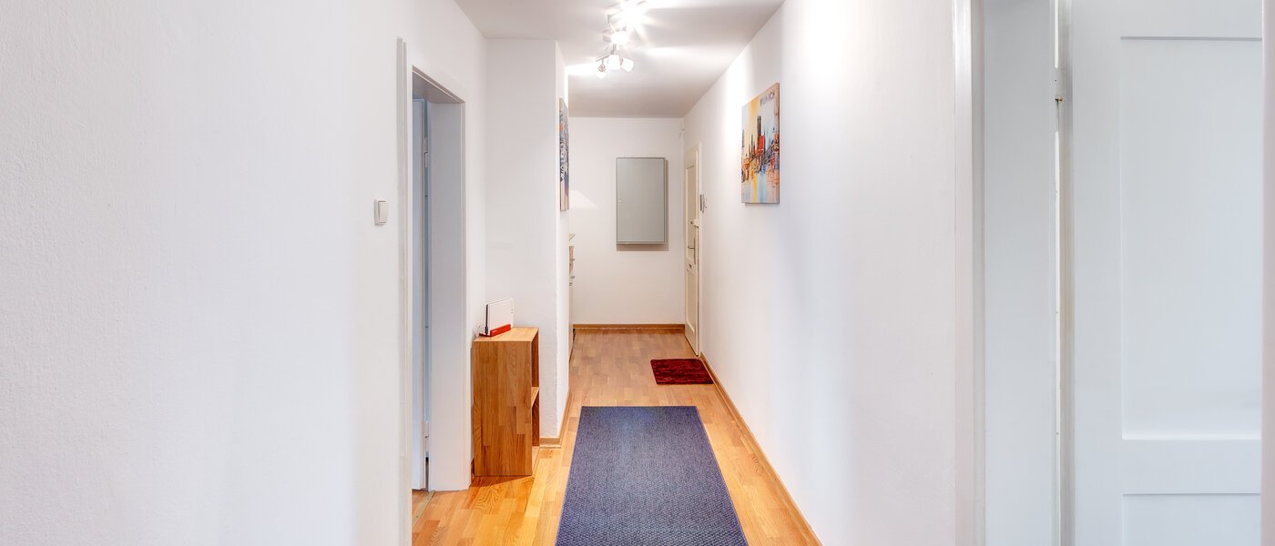 квартира München Neuhausen 03 коридор 13780